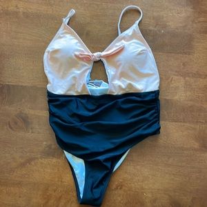 Cupshe NWT one piece peekaboo bathing suit